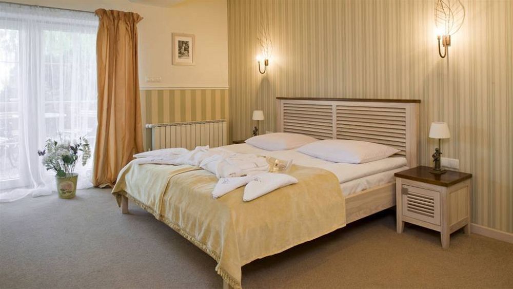 Afrodyta Spa & Wellness Resort Ośno Lubuskie Buitenkant foto